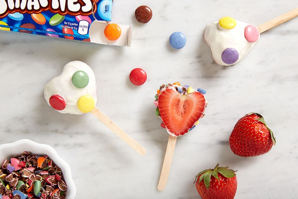 SMARTIES Strawberry Heart Pops Recipe 250g