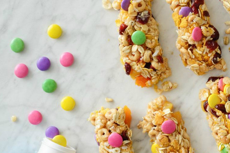 Fruit N Nut Granola Bars Recipe With Smarties Nestle Canada